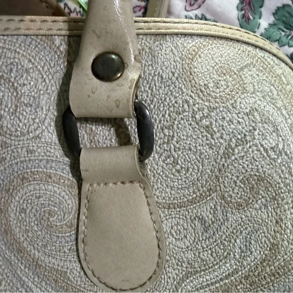 Chic Cream Paisley Tote Bag - Picture 8 of 13